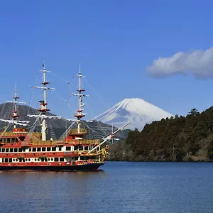 Nordic Oasis: Shrine Retreat With Fireworks View Hakone